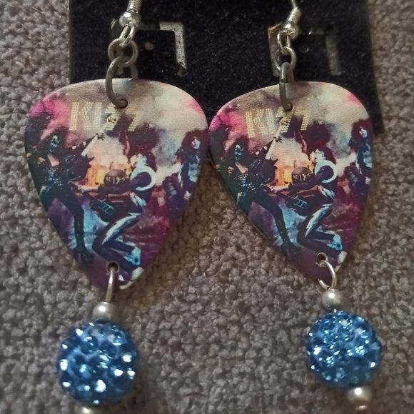 KISS GROUP GUITAR PICK EARRINGS - Picture 1 of 1